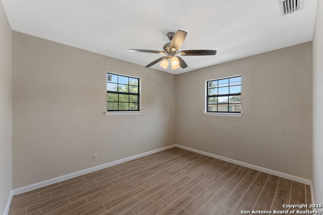Image 9 of 18 For 202 Hillview Dr