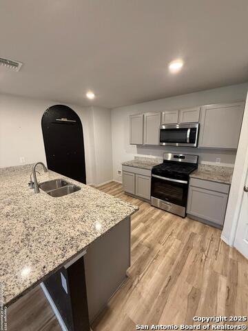 Image 4 of 22 For 5427 Frederick Bluff