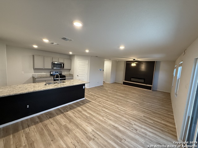 Image 5 of 22 For 5427 Frederick Bluff