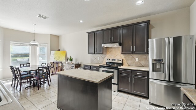 Listing photo id 11 for 10403 Branch Post