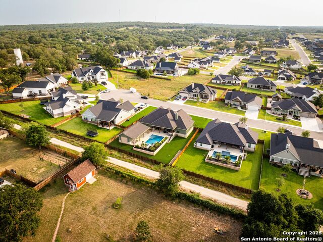 Image 98 of 119 For 129 Magnolia Cir E