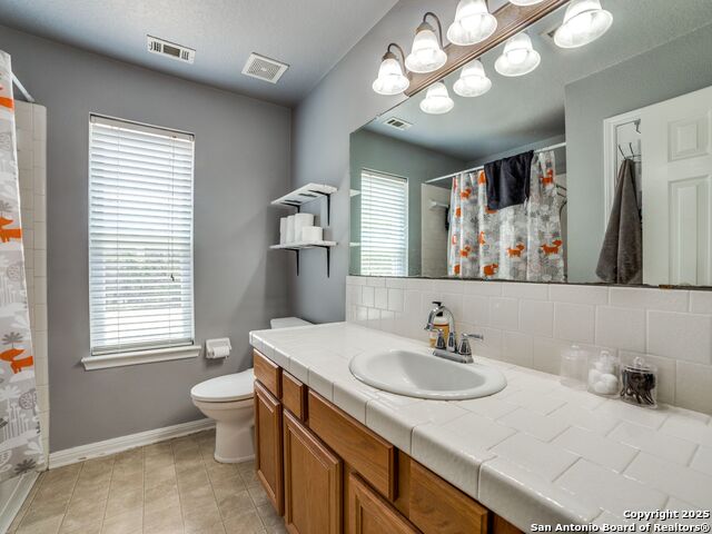 Listing photo id 13 for 132 Forest Oaks