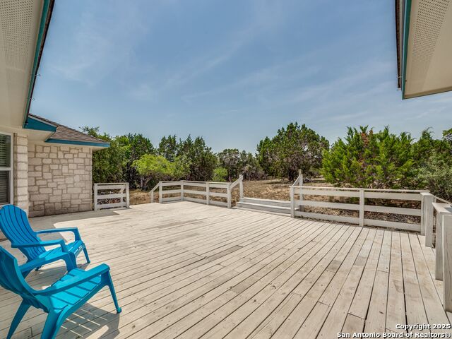 Listing photo id 20 for 132 Forest Oaks