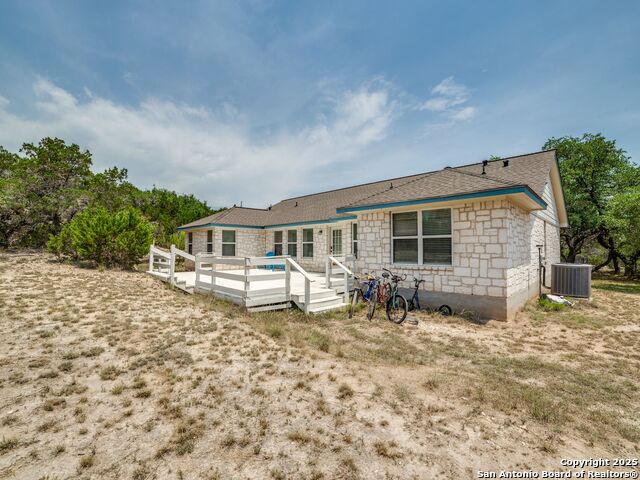 Listing photo id 21 for 132 Forest Oaks