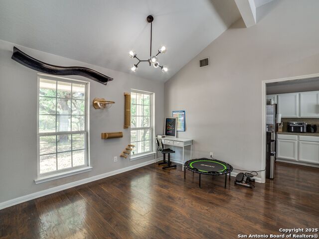 Listing photo id 4 for 132 Forest Oaks
