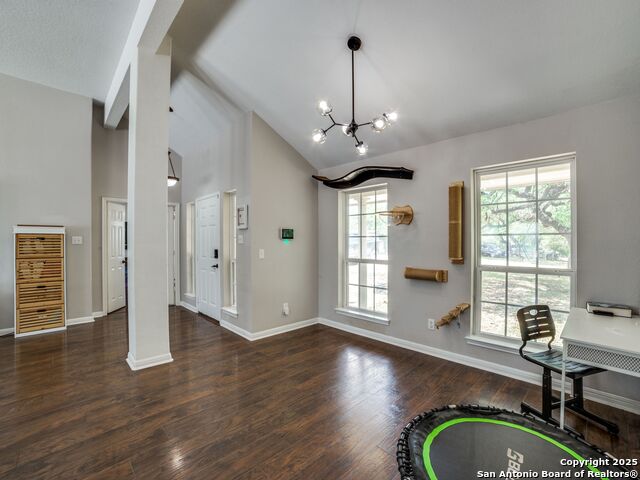 Listing photo id 6 for 132 Forest Oaks