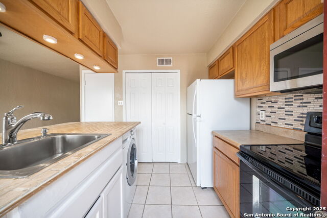 Image 13 of 29 For 6427 Wurzbach Rd  35