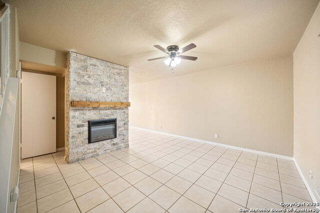 Image 5 of 29 For 6427 Wurzbach Rd  35