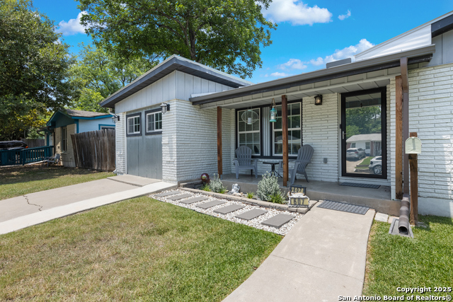 Image 4 of 38 For 607 Storeywood