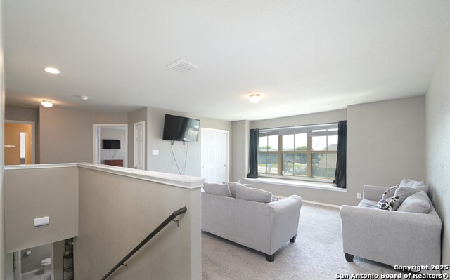 Listing photo id 13 for 5727 Ivans Farm