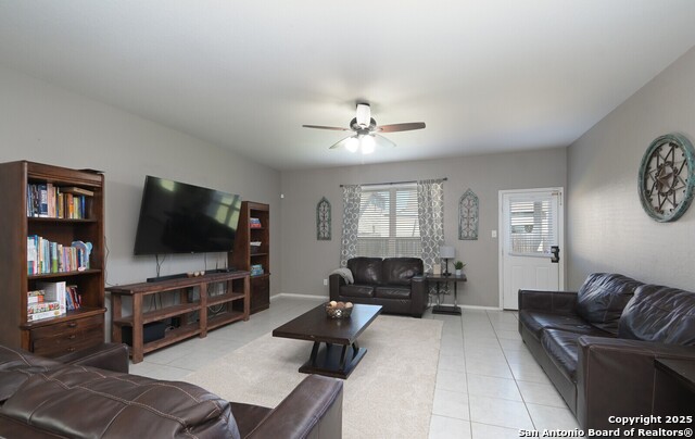 Listing photo id 5 for 5727 Ivans Farm