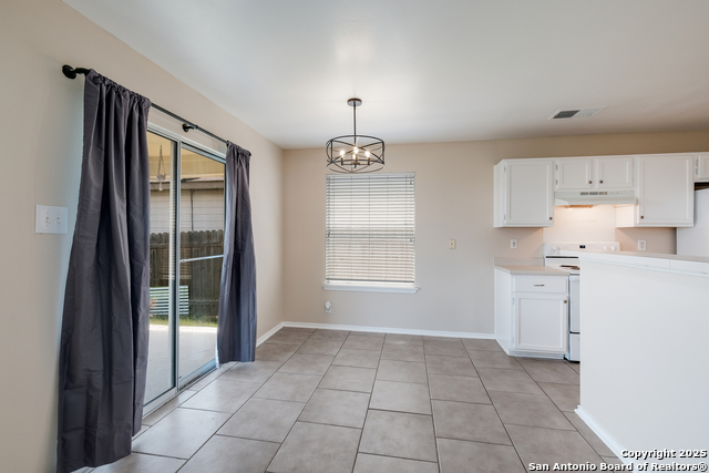 Image 4 of 17 For 6922 Sandy Point Dr