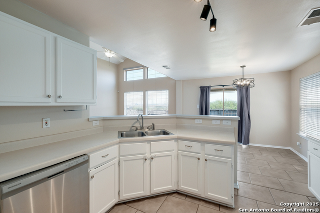 Image 6 of 17 For 6922 Sandy Point Dr