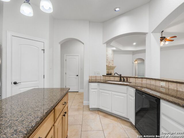 Image 12 of 38 For 30031 Cibolo Trace