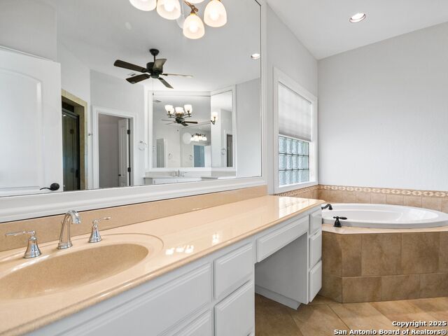 Image 25 of 38 For 30031 Cibolo Trace