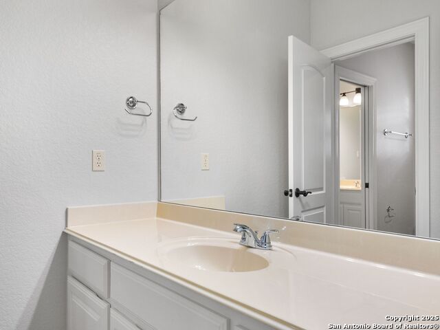 Image 30 of 38 For 30031 Cibolo Trace