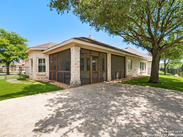 Image 36 of 38 For 30031 Cibolo Trace