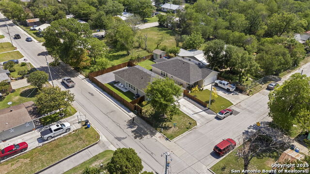 Image 21 of 28 For 964 Allende St