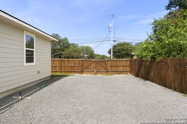 Image 28 of 28 For 964 Allende St