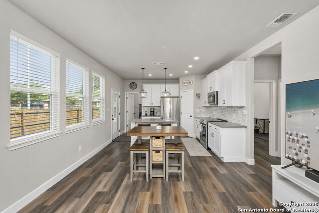 Image 7 of 28 For 964 Allende St