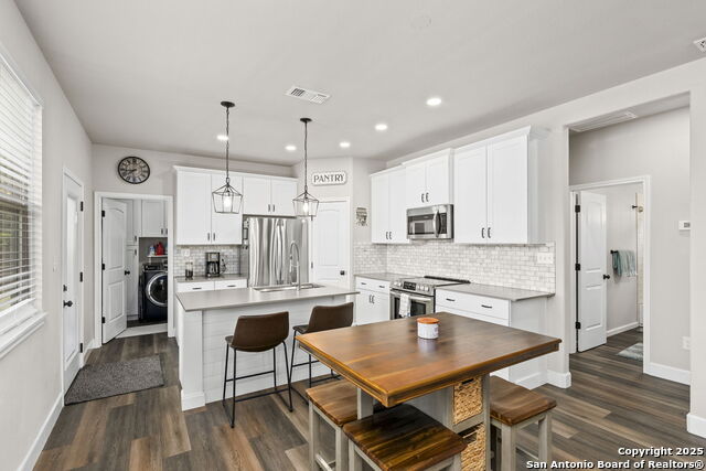 Image 8 of 28 For 964 Allende St