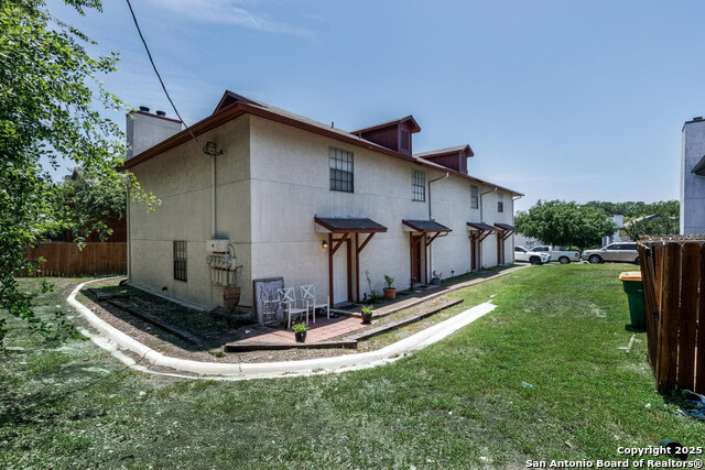 Listing photo id 2 for 542 Dukeway