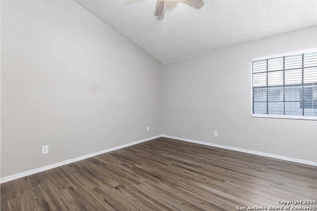 Image 13 of 19 For 546 Dukeway  