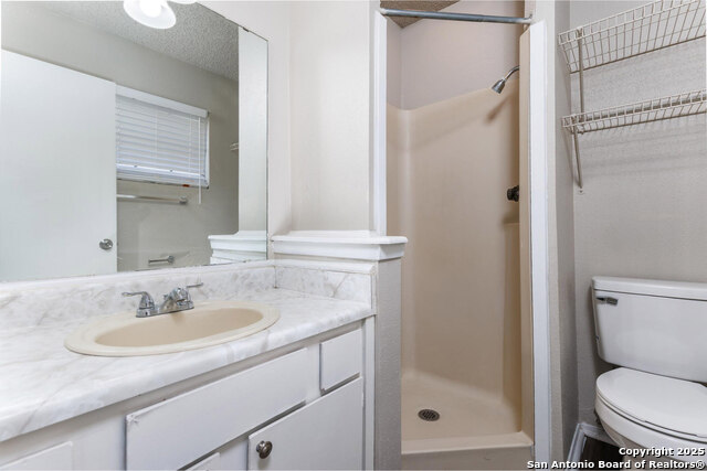 Image 18 of 19 For 546 Dukeway  