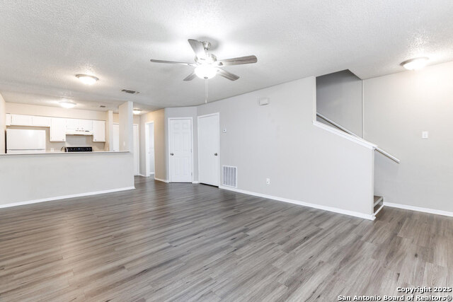 Image 8 of 19 For 546 Dukeway  