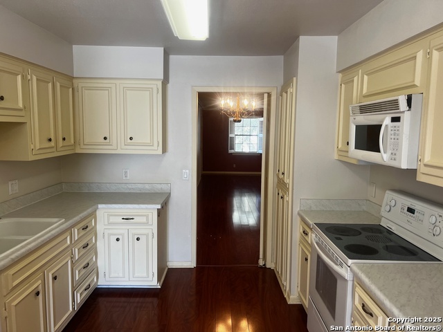 Image 2 of 24 For 8415 Fredericksburg Rd  603