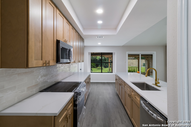 Listing photo id 8 for 7927 Misty Park