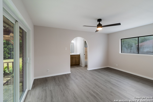 Listing photo id 9 for 7927 Misty Park