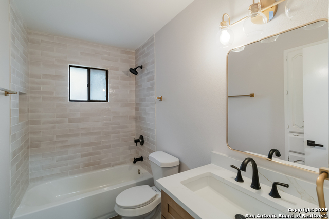 Listing photo id 13 for 7927 Misty Park