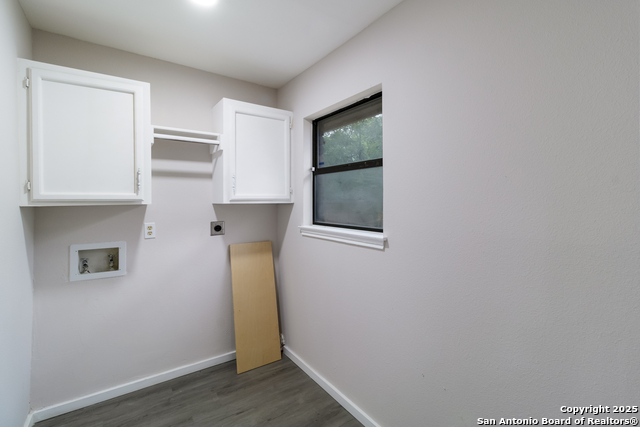 Listing photo id 15 for 7927 Misty Park