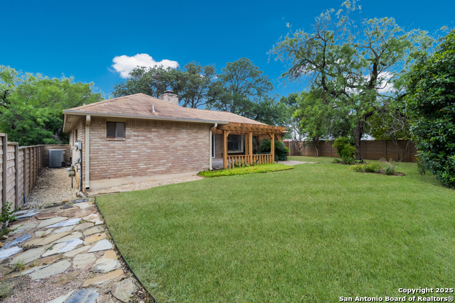 Listing photo id 17 for 7927 Misty Park