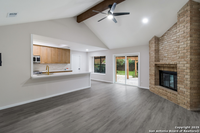 Listing photo id 5 for 7927 Misty Park