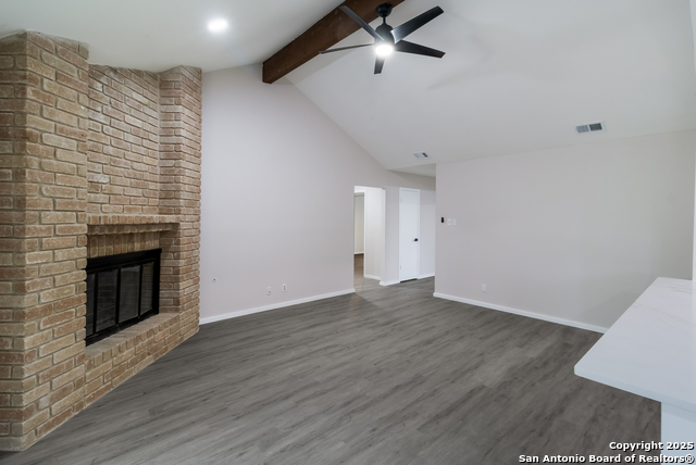Listing photo id 6 for 7927 Misty Park