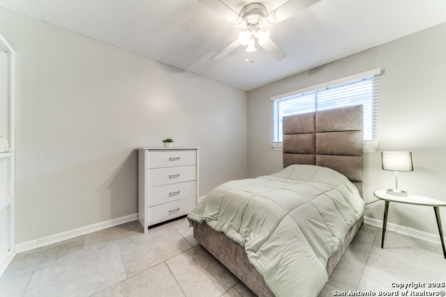 Listing photo id 15 for 2111 Peach Blossom St