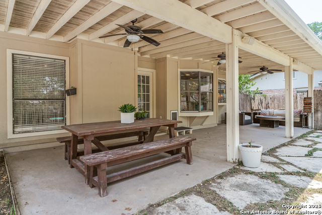 Listing photo id 19 for 2111 Peach Blossom St