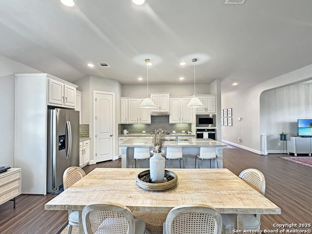 Listing photo id 8 for 1179 Barberry