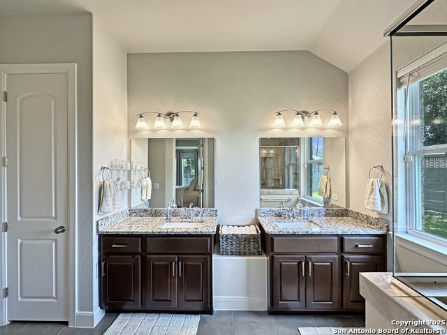 Listing photo id 20 for 1179 Barberry