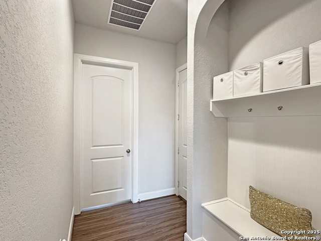 Listing photo id 27 for 1179 Barberry
