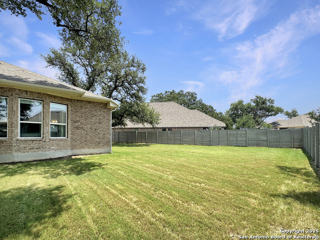 Listing photo id 33 for 1179 Barberry