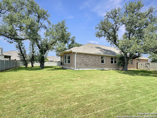 Listing photo id 36 for 1179 Barberry