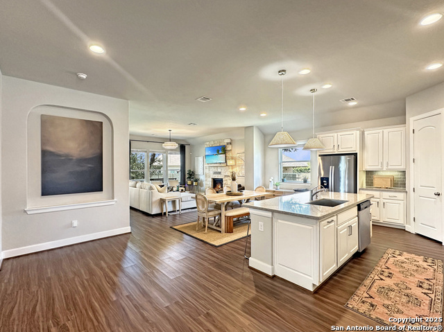 Listing photo id 3 for 1179 Barberry