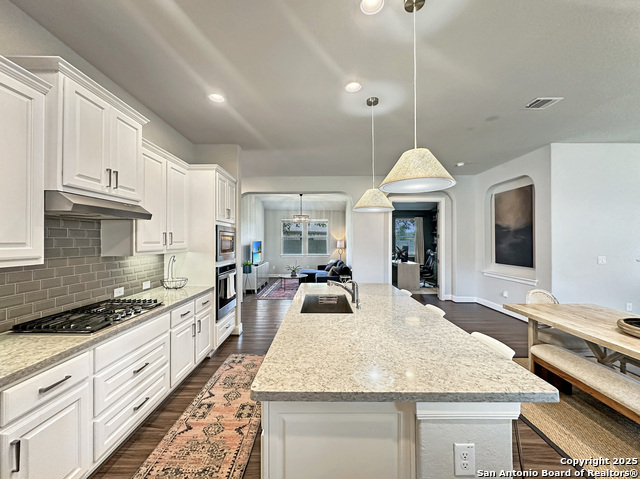 Listing photo id 5 for 1179 Barberry