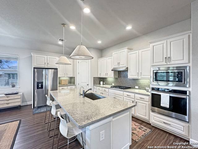 Listing photo id 6 for 1179 Barberry