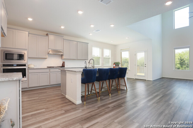 Image 5 of 37 For 9569 Witten Dr