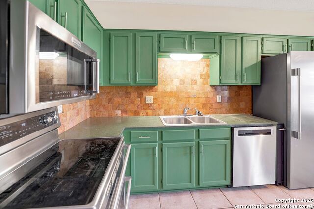 Listing photo id 10 for 1314 Acorn