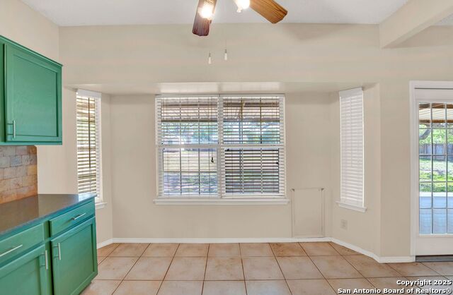 Listing photo id 14 for 1314 Acorn